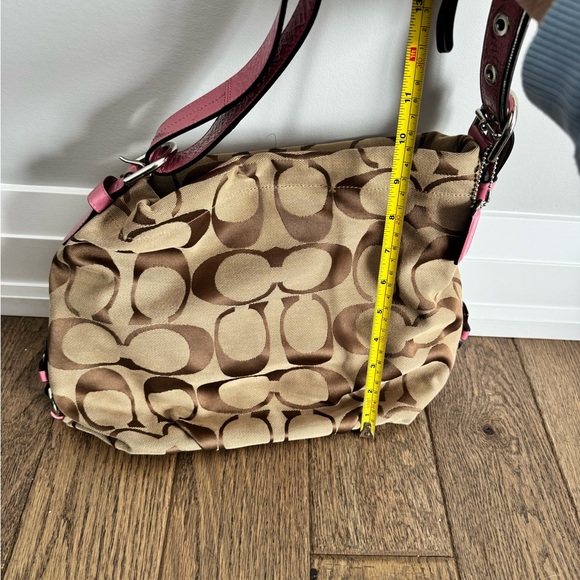 Coach Tan Signature Canvas Shoulder Bag with Pink Trim - Picture 4 of 13
